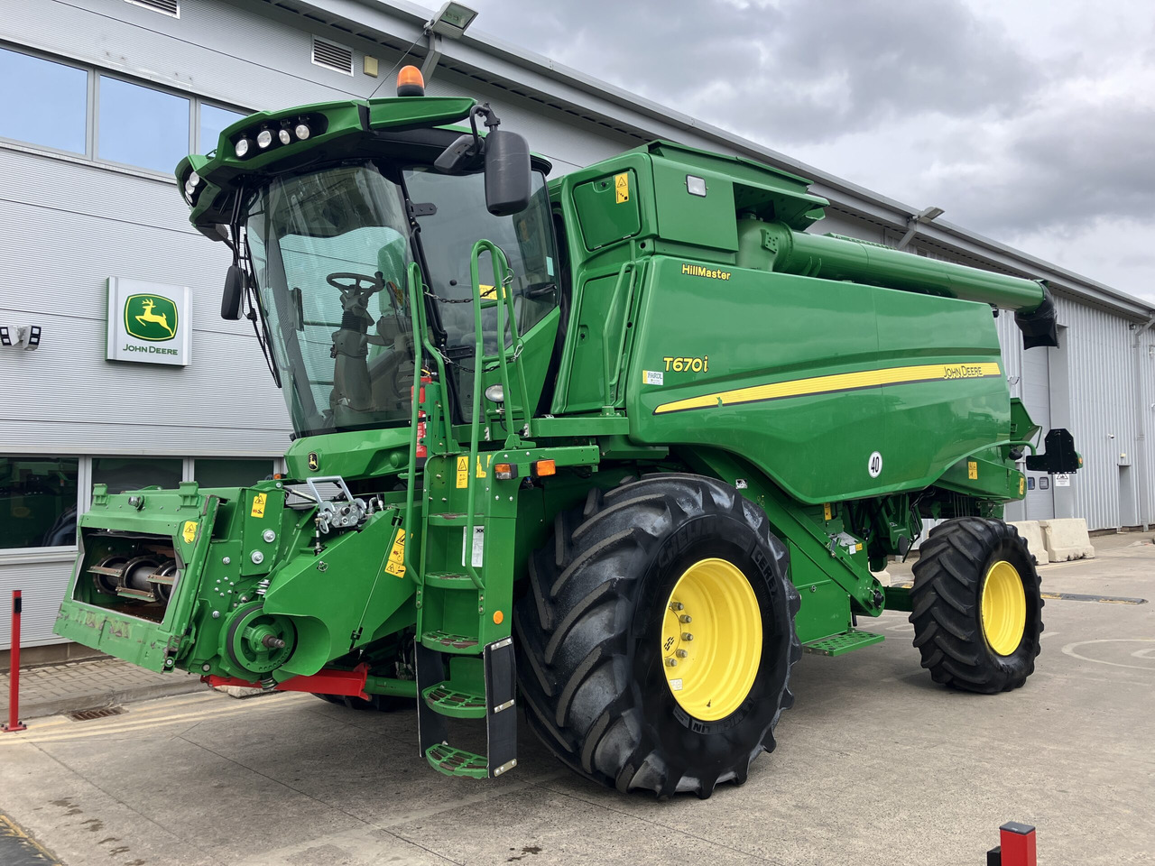John Deere T670i HillMaster - Kombain: pilt 1 John Deere T670i HillMaster - Kombain: pilt 1