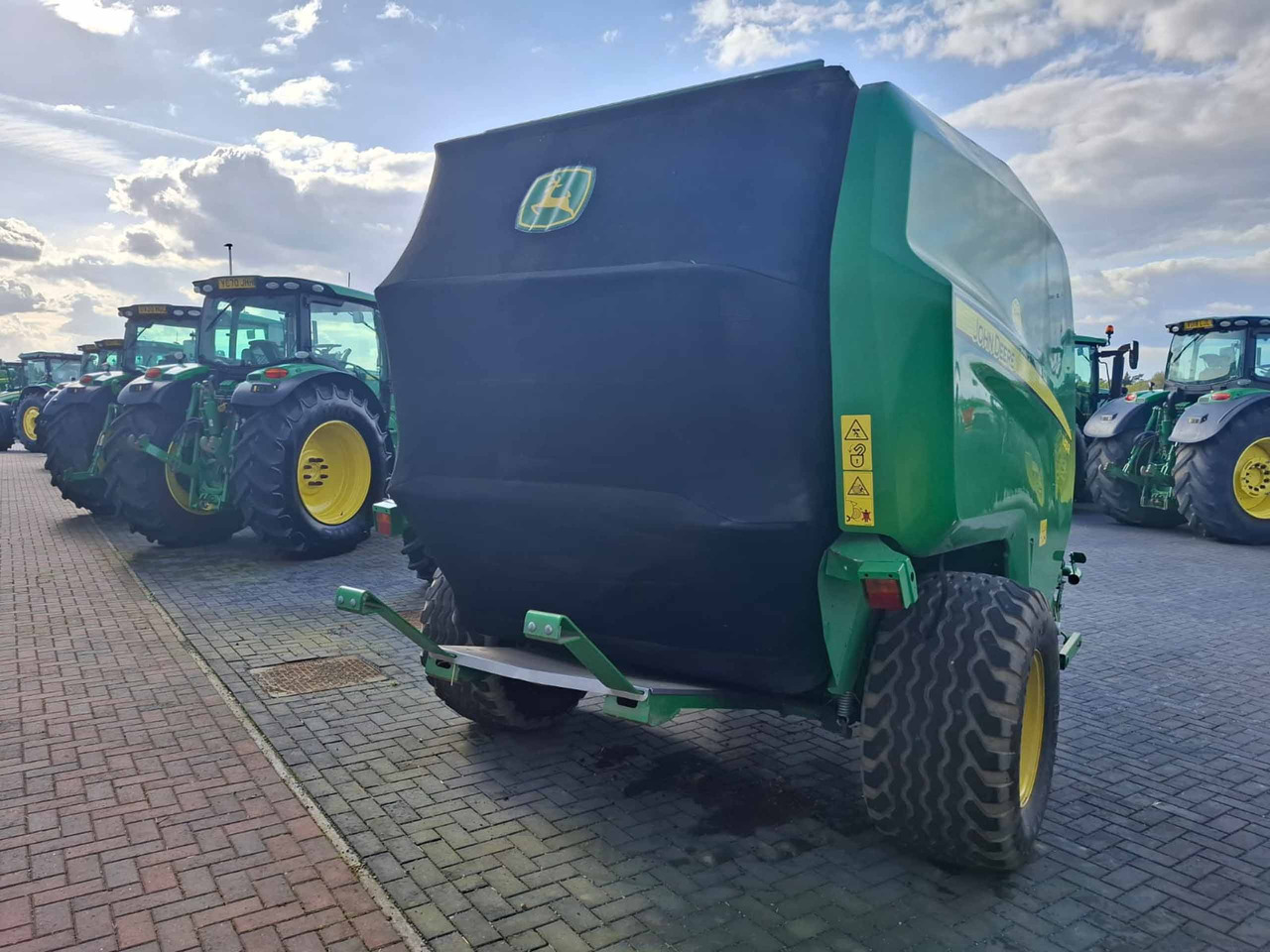 John Deere V451R - Kaarutusseadmed: pilt 4 John Deere V451R - Kaarutusseadmed: pilt 4