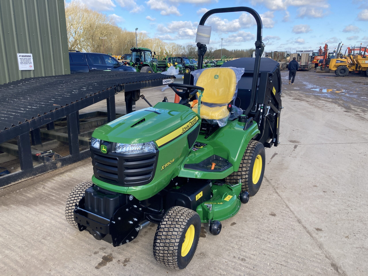 John Deere X950R ride on cut and collect mower - Muruniiduk: pilt 1 John Deere X950R ride on cut and collect mower - Muruniiduk: pilt 1
