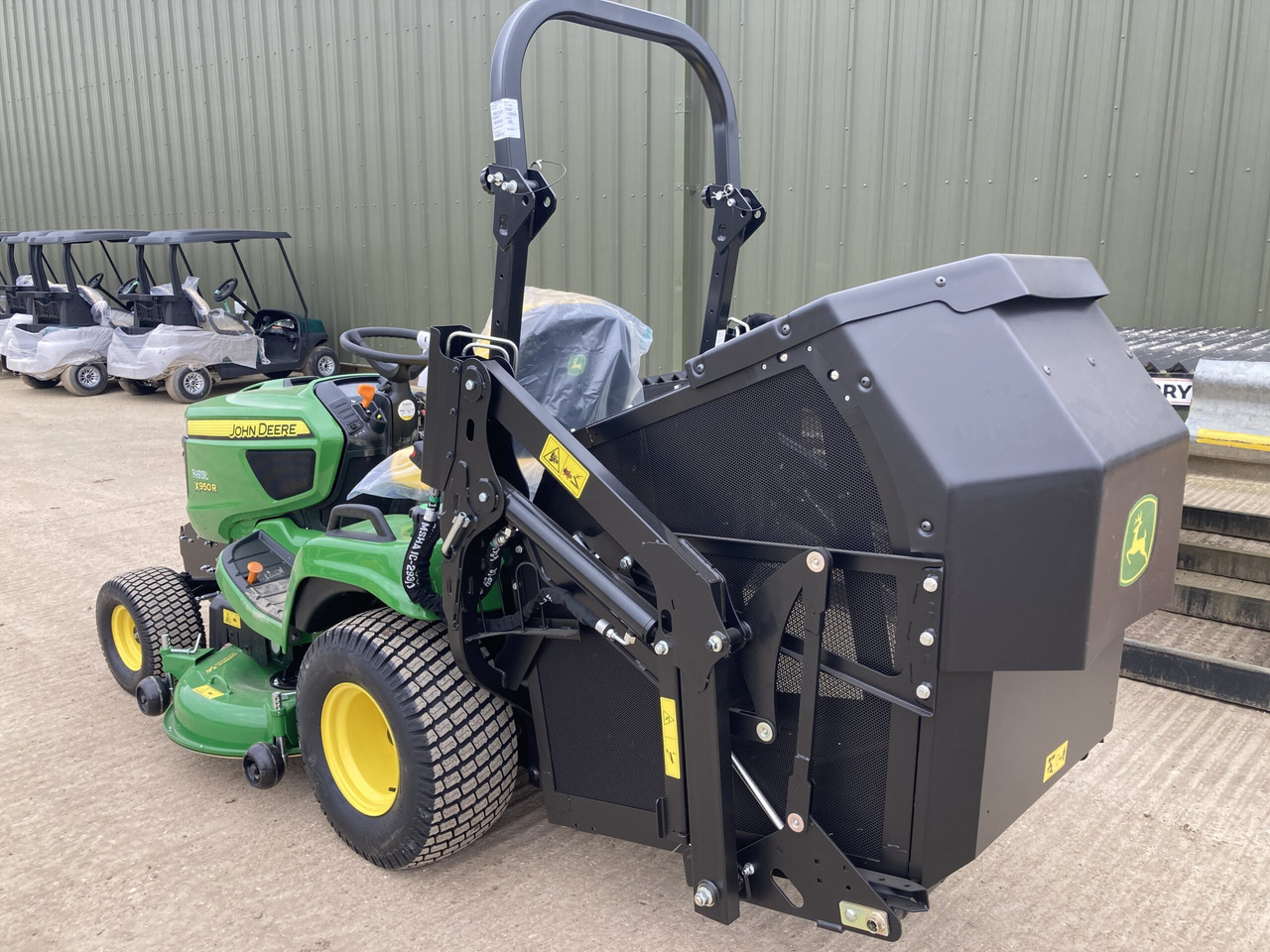 John Deere X950R ride on cut and collect mower - Muruniiduk: pilt 3 John Deere X950R ride on cut and collect mower - Muruniiduk: pilt 3