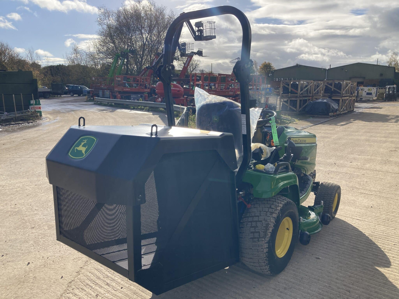 John Deere X950R ride on mower - Muruniiduk: pilt 5 John Deere X950R ride on mower - Muruniiduk: pilt 5