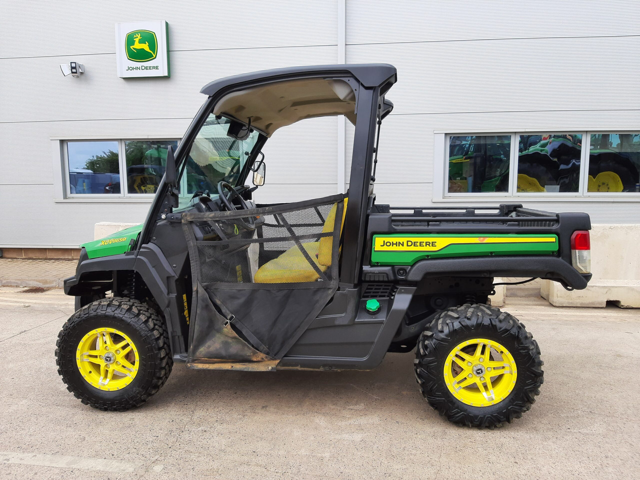 John Deere XUV865M Gator - ATV: pilt 1 John Deere XUV865M Gator - ATV: pilt 1