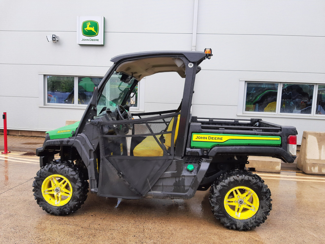 John Deere XUV865M Gator - ATV: pilt 1 John Deere XUV865M Gator - ATV: pilt 1