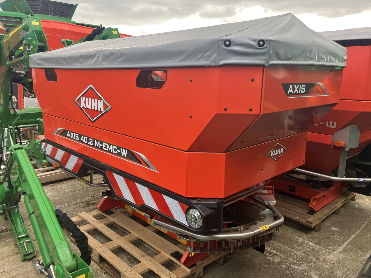 Kuhn Axis 40.2 M-EMC-W - Väetiselaoturid: pilt 1 Kuhn Axis 40.2 M-EMC-W - Väetiselaoturid: pilt 1