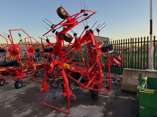 Kuhn GF7803 Tedder - Kaarutaja/ Reha: pilt 1 Kuhn GF7803 Tedder - Kaarutaja/ Reha: pilt 1