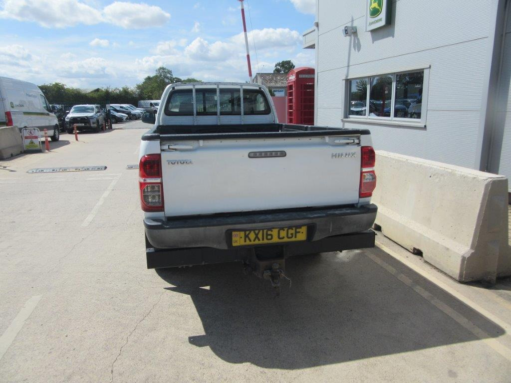 TOYOTA HILUX HI-LUXURY ACTIVE D-4D SINGLE CAB - Pikap: pilt 5 TOYOTA HILUX HI-LUXURY ACTIVE D-4D SINGLE CAB - Pikap: pilt 5