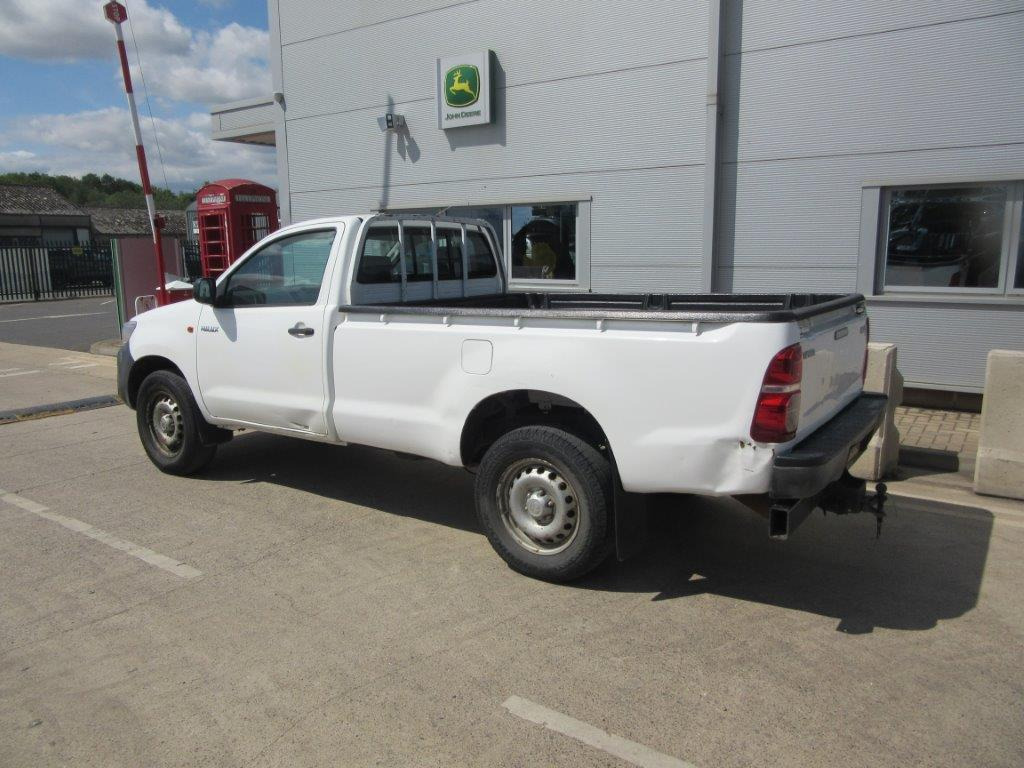 TOYOTA HILUX HI-LUXURY ACTIVE D-4D SINGLE CAB - Pikap: pilt 4 TOYOTA HILUX HI-LUXURY ACTIVE D-4D SINGLE CAB - Pikap: pilt 4