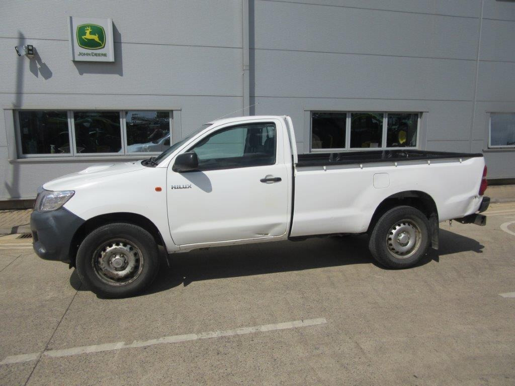 TOYOTA HILUX HI-LUXURY ACTIVE D-4D SINGLE CAB - Pikap: pilt 3 TOYOTA HILUX HI-LUXURY ACTIVE D-4D SINGLE CAB - Pikap: pilt 3