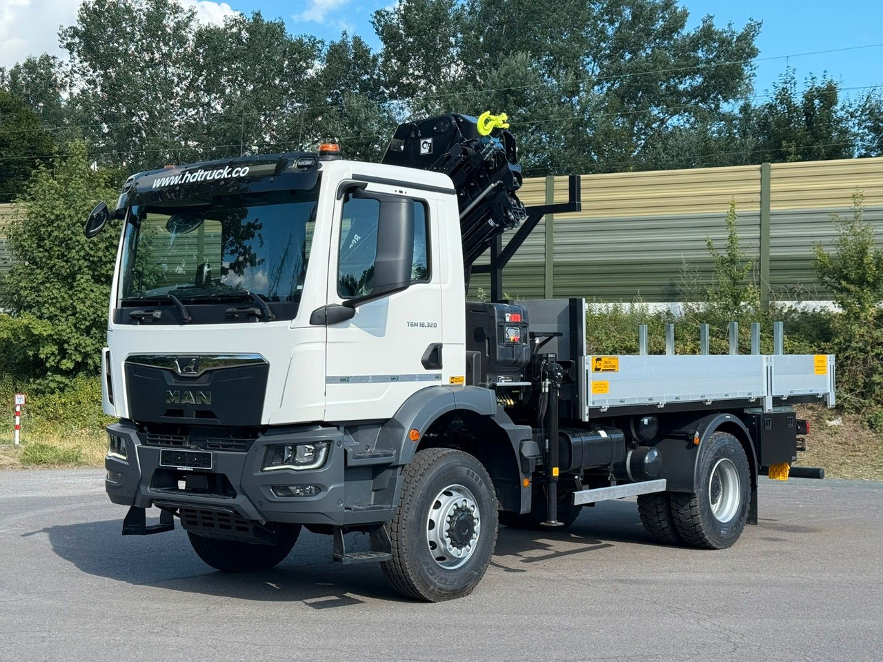 MAN TGM 18.320 4x4 Hiab 228-4 Kran - Kraanaga veoauto: pilt 2 MAN TGM 18.320 4x4 Hiab 228-4 Kran - Kraanaga veoauto: pilt 2