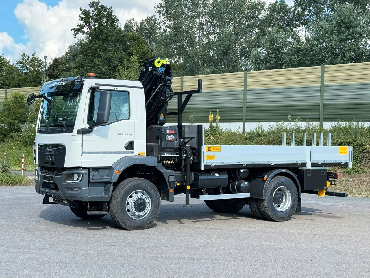 MAN TGM 18.320 4x4 Hiab 228-4 Kran - Kraanaga veoauto: pilt 3 MAN TGM 18.320 4x4 Hiab 228-4 Kran - Kraanaga veoauto: pilt 3