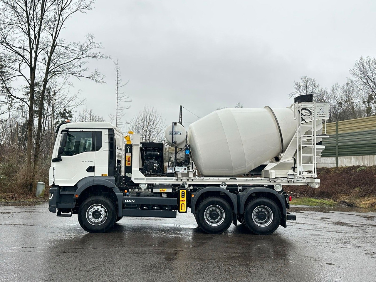 MAN TGS 33.440 6x4 Euro6e Abroller + Fahrmischer - Konkstõstukiga veoauto, Kraanaga veoauto: pilt 4 MAN TGS 33.440 6x4 Euro6e Abroller + Fahrmischer - Konkstõstukiga veoauto, Kraanaga veoauto: pilt 4