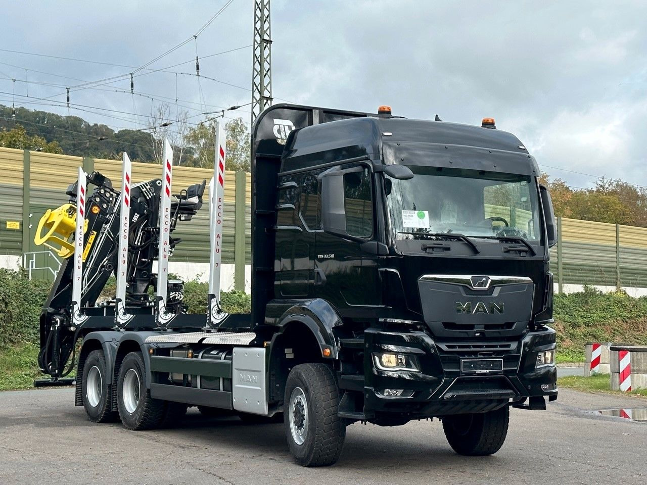 MAN TGS 33.520 6X6 Euro6e LogLift 165 Z - Metsaveok, Kraanaga veoauto: pilt 1 MAN TGS 33.520 6X6 Euro6e LogLift 165 Z - Metsaveok, Kraanaga veoauto: pilt 1
