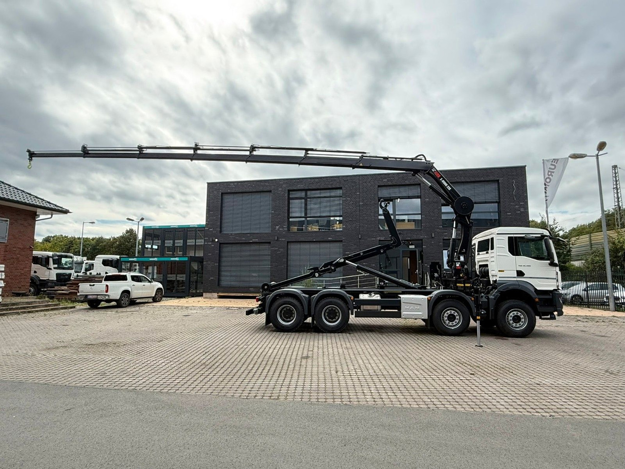 MAN TGS 35.480 8x4 Abrollkipper + Kran HIAB 228-6 - Konkstõstukiga veoauto, Kraanaga veoauto: pilt 3 MAN TGS 35.480 8x4 Abrollkipper + Kran HIAB 228-6 - Konkstõstukiga veoauto, Kraanaga veoauto: pilt 3