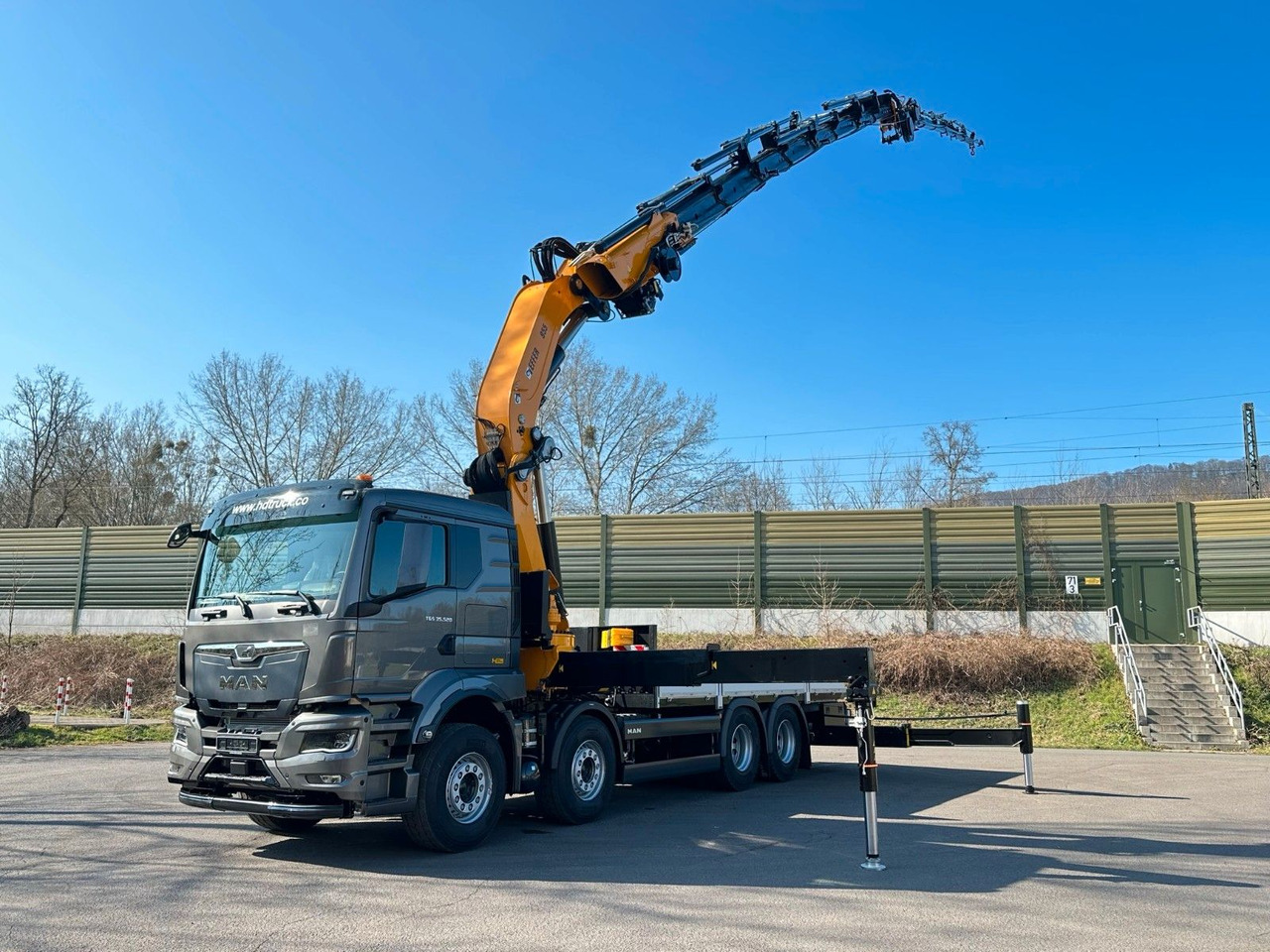 MAN TGS 35.520 8X4 TG 3 EFFER 955-8s +Jib 6sAUTOKRAN - Kraanaga veoauto: pilt 1 MAN TGS 35.520 8X4 TG 3 EFFER 955-8s +Jib 6sAUTOKRAN - Kraanaga veoauto: pilt 1