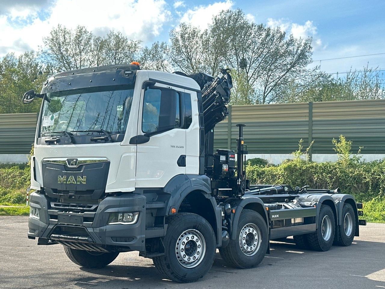 MAN TGS 35.520 8x4 Abrollkipper + Kran HIAB 228-6 - Konkstõstukiga veoauto, Kraanaga veoauto: pilt 3 MAN TGS 35.520 8x4 Abrollkipper + Kran HIAB 228-6 - Konkstõstukiga veoauto, Kraanaga veoauto: pilt 3