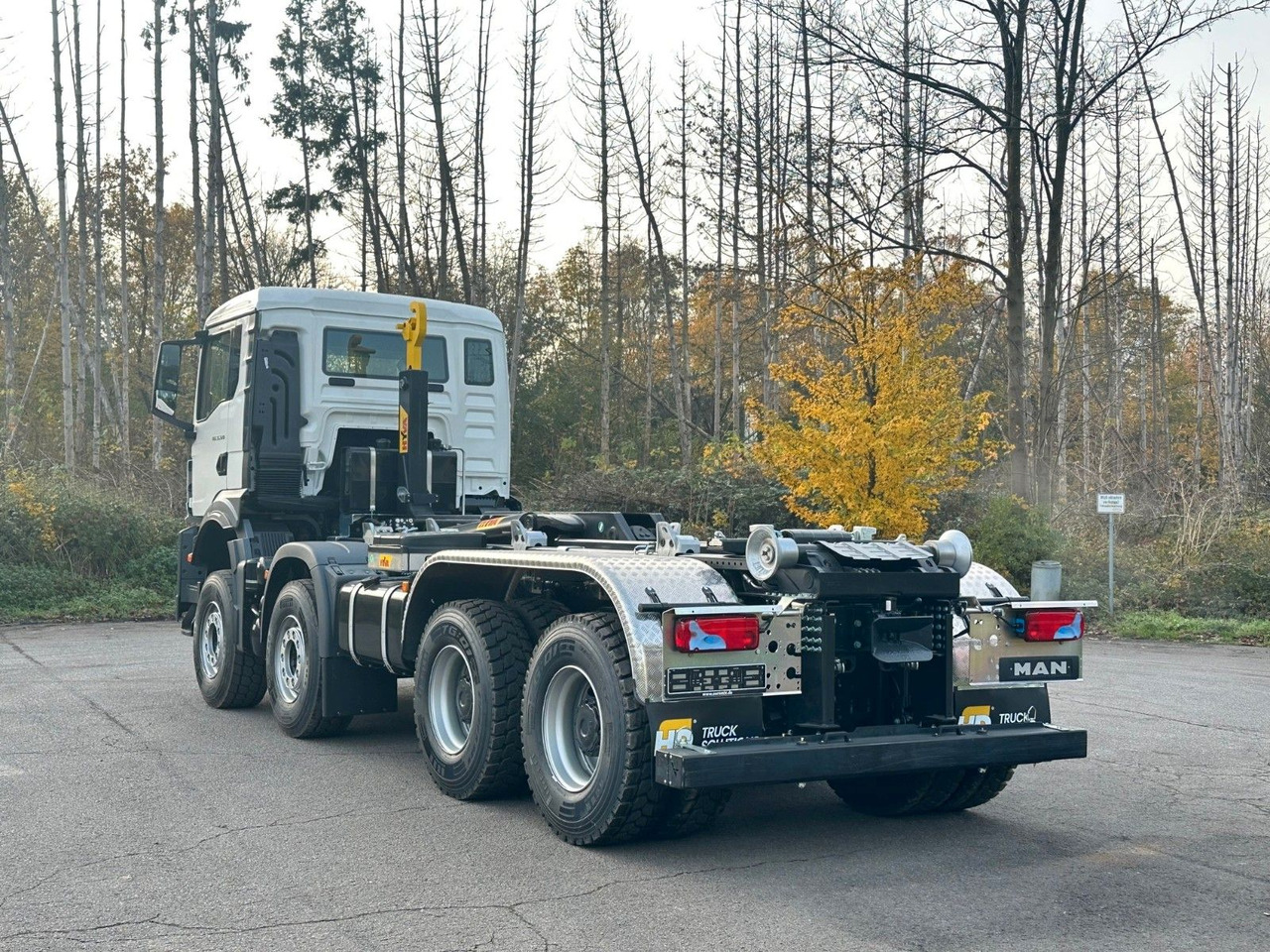 MAN TGS 35.520 8x4 Euro6e Hyva 26-55 Abrollkipper - Konkstõstukiga veoauto: pilt 4 MAN TGS 35.520 8x4 Euro6e Hyva 26-55 Abrollkipper - Konkstõstukiga veoauto: pilt 4