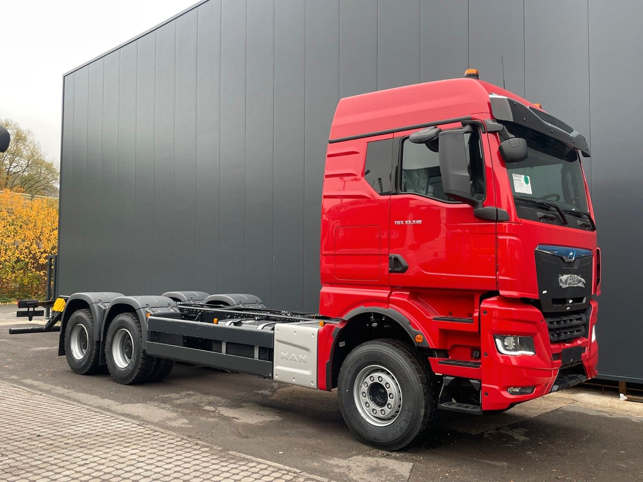 MAN TGX 33.510 6X4 BL - Kabiinišassiiga veoauto: pilt 2 MAN TGX 33.510 6X4 BL - Kabiinišassiiga veoauto: pilt 2