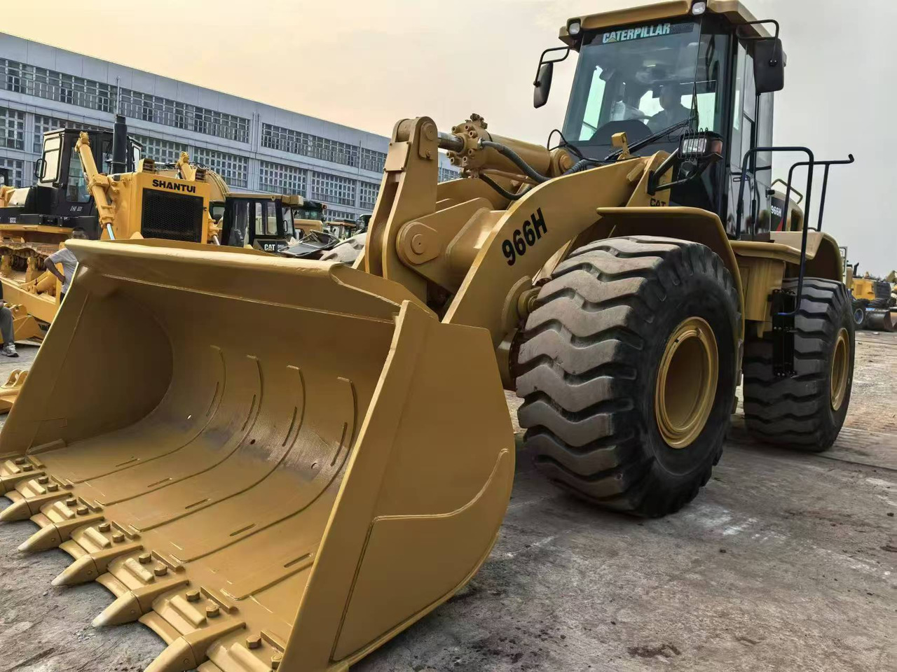 CATERPILLAR 966H - Rataslaadur: pilt 2 CATERPILLAR 966H - Rataslaadur: pilt 2