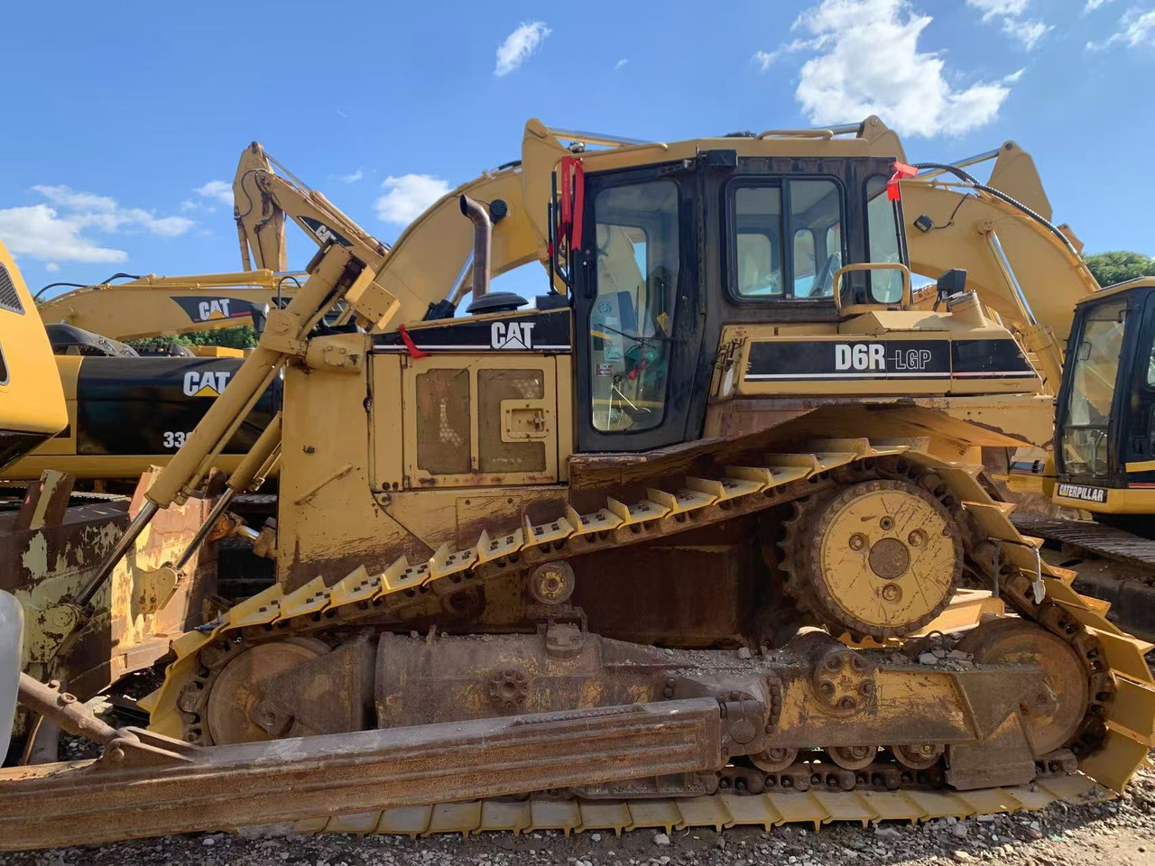 CATERPILLAR D6R - Buldooser: pilt 1 CATERPILLAR D6R - Buldooser: pilt 1
