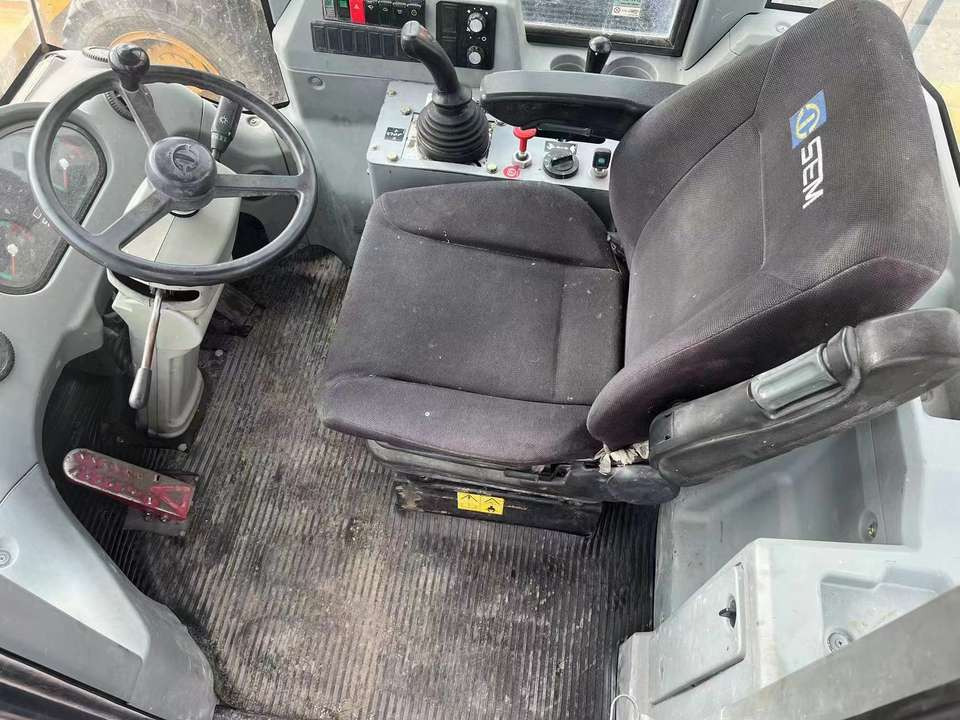 Earthmoving Machinery SEM 655F 655d 656d 656f 5ton Wheel Loader With Competitive Price SEM655D 655D - Rataslaadur: pilt 3 Earthmoving Machinery SEM 655F 655d 656d 656f 5ton Wheel Loader With Competitive Price SEM655D 655D - Rataslaadur: pilt 3