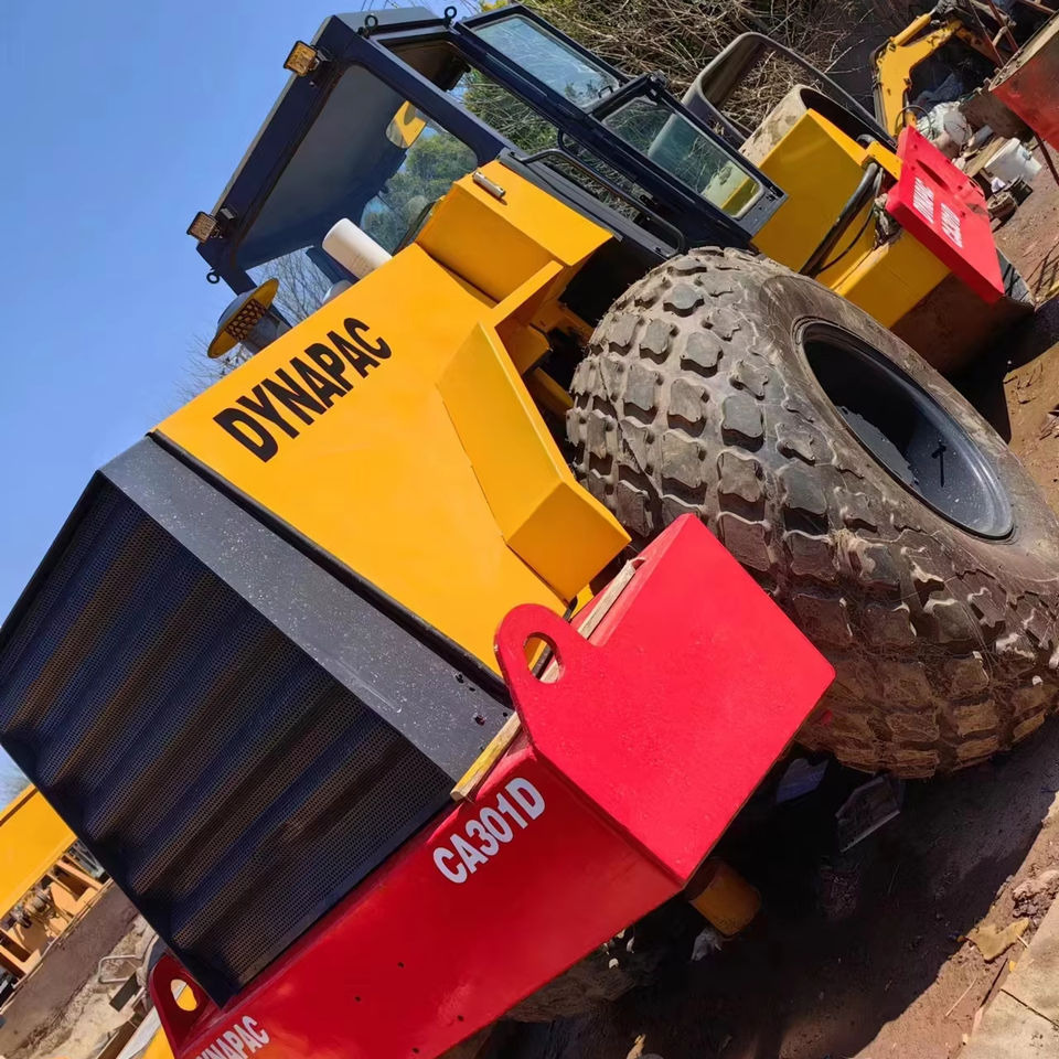 Fast Shipping Superior Quality Used Dynapac CA301D Road Roller Used Vibratory Soil Compactors Strong Power Single Drum Roller - Tihendaja: pilt 1 Fast Shipping Superior Quality Used Dynapac CA301D Road Roller Used Vibratory Soil Compactors Strong Power Single Drum Roller - Tihendaja: pilt 1