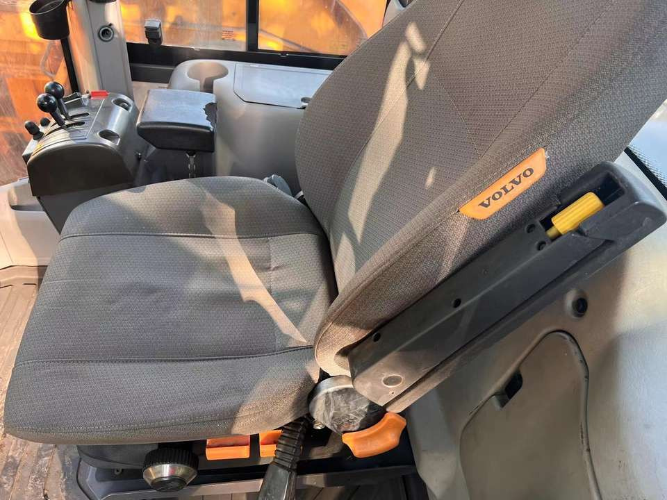 Good Condition Used L120Gz Wheel Loader VOLVO Used VOLVO L120G Loader Used Wheel Loader for Sale - Rataslaadur: pilt 3 Good Condition Used L120Gz Wheel Loader VOLVO Used VOLVO L120G Loader Used Wheel Loader for Sale - Rataslaadur: pilt 3