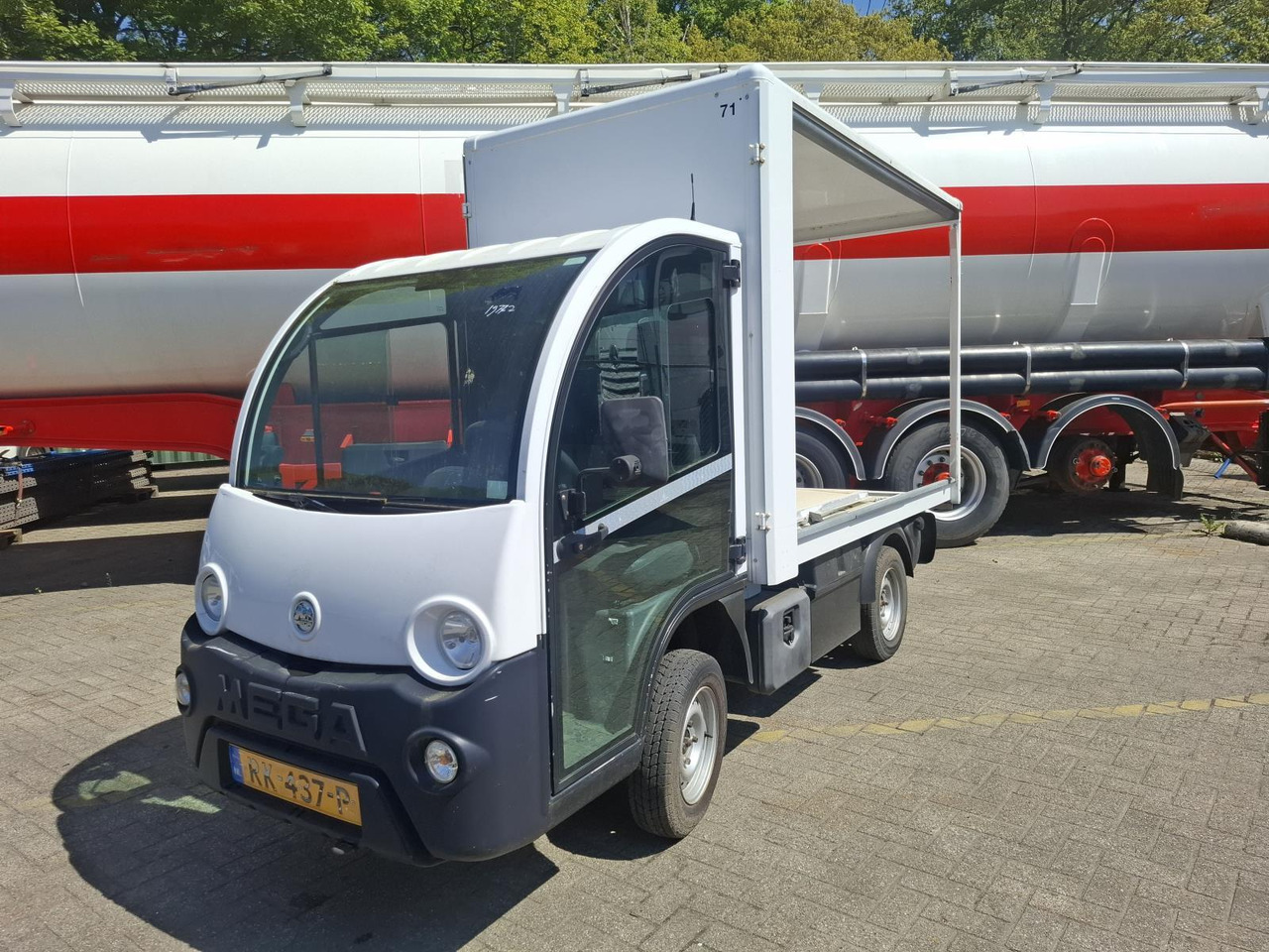 Aixam Mega E-Worker Elektrische Bakwagen RK-437-P - Golfiauto: pilt 1 Aixam Mega E-Worker Elektrische Bakwagen RK-437-P - Golfiauto: pilt 1