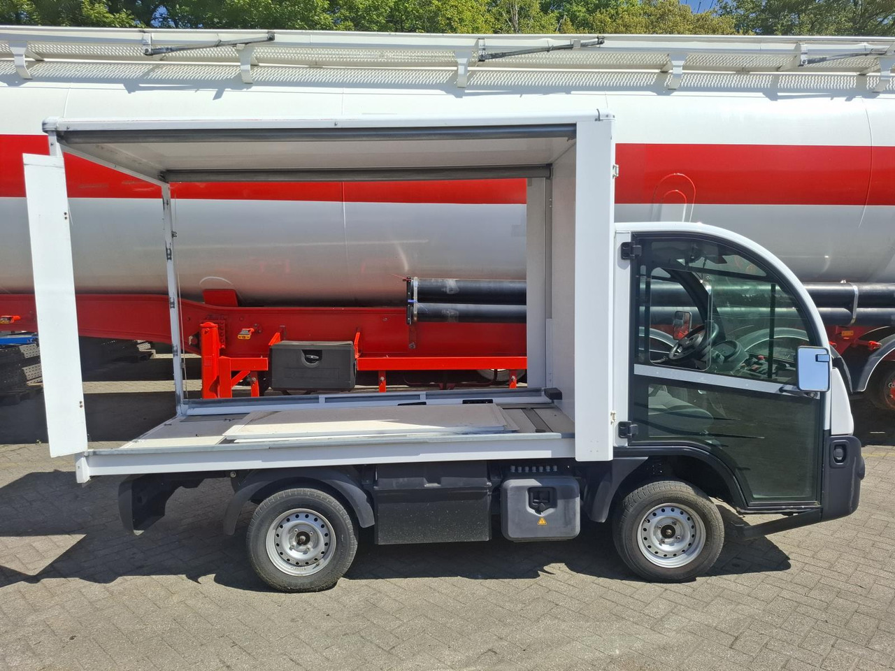 Aixam Mega E-Worker Elektrische Bakwagen RK-437-P - Golfiauto: pilt 5 Aixam Mega E-Worker Elektrische Bakwagen RK-437-P - Golfiauto: pilt 5