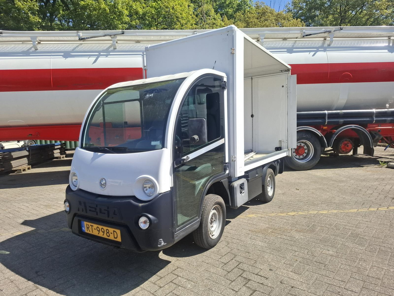 Aixam Mega E-Worker Elektrische Bakwagen RT-998-D - Golfiauto: pilt 1 Aixam Mega E-Worker Elektrische Bakwagen RT-998-D - Golfiauto: pilt 1