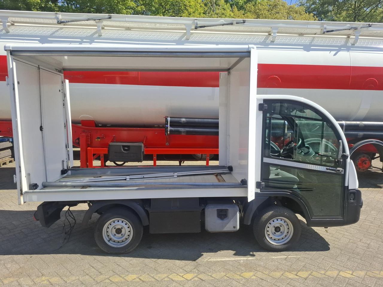 Aixam Mega E-Worker Elektrische Bakwagen RT-998-D - Golfiauto: pilt 4 Aixam Mega E-Worker Elektrische Bakwagen RT-998-D - Golfiauto: pilt 4