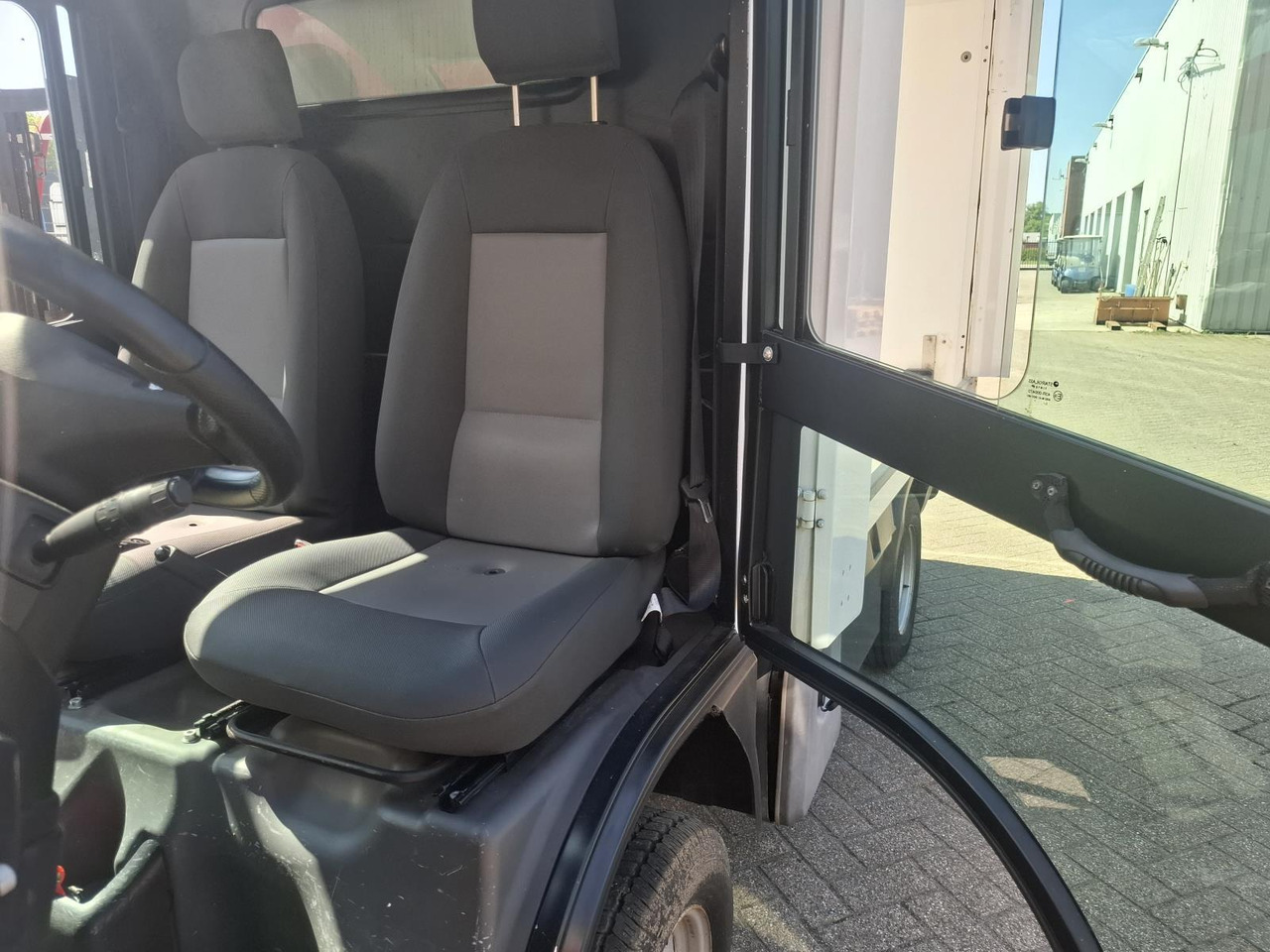 Aixam Mega E-Worker Elektrische Bakwagen RT-998-D - Golfiauto: pilt 5 Aixam Mega E-Worker Elektrische Bakwagen RT-998-D - Golfiauto: pilt 5