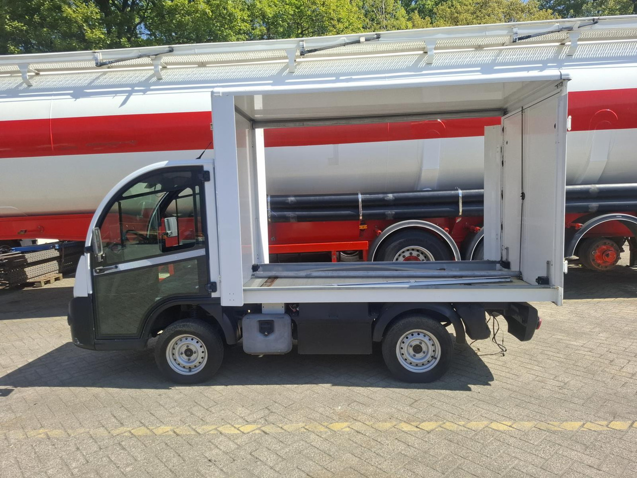 Aixam Mega E-Worker Elektrische Bakwagen RT-998-D - Golfiauto: pilt 2 Aixam Mega E-Worker Elektrische Bakwagen RT-998-D - Golfiauto: pilt 2