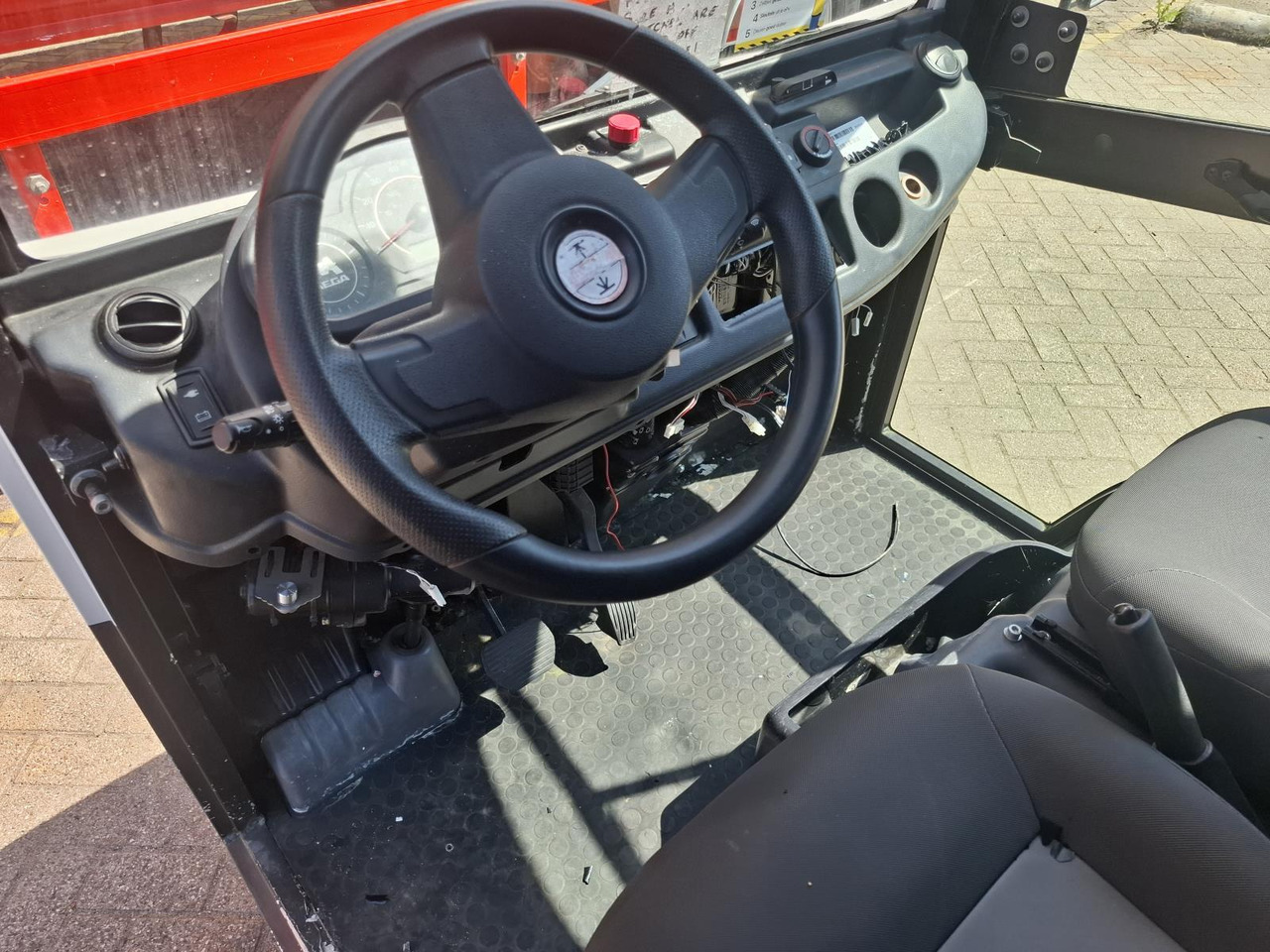 Aixam Mega E-Worker Elektrische Bakwagen RV-606-R - Golfiauto: pilt 4 Aixam Mega E-Worker Elektrische Bakwagen RV-606-R - Golfiauto: pilt 4