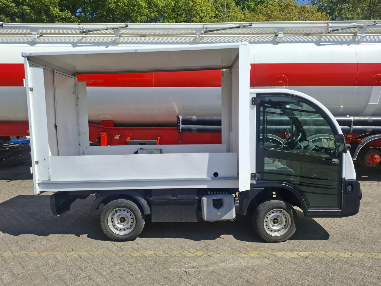 Aixam Mega E-Worker Elektrische Bakwagen RV-606-R - Golfiauto: pilt 3 Aixam Mega E-Worker Elektrische Bakwagen RV-606-R - Golfiauto: pilt 3
