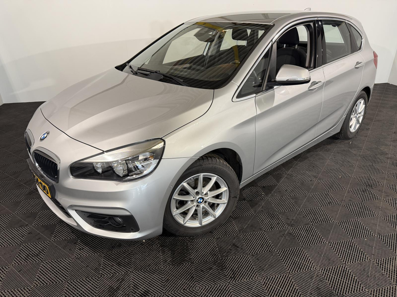 BMW 2-serie Active Tourer 218i Executive 2-ZGX-00 198.295 km - Auto: pilt 1 BMW 2-serie Active Tourer 218i Executive 2-ZGX-00 198.295 km - Auto: pilt 1