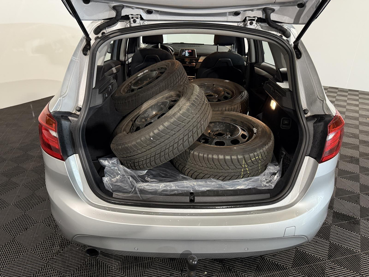 BMW 2-serie Active Tourer 218i Executive | 2015 | 198.295 km | 2-ZGX-00 - Auto: pilt 5 BMW 2-serie Active Tourer 218i Executive | 2015 | 198.295 km | 2-ZGX-00 - Auto: pilt 5