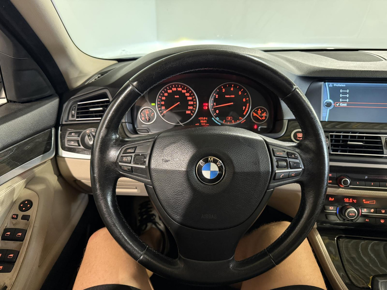 BMW 5-serie 523i High Executive M-sport | 2011 | 259.445 km | G-885- VL - Sedaan: pilt 4 BMW 5-serie 523i High Executive M-sport | 2011 | 259.445 km | G-885- VL - Sedaan: pilt 4
