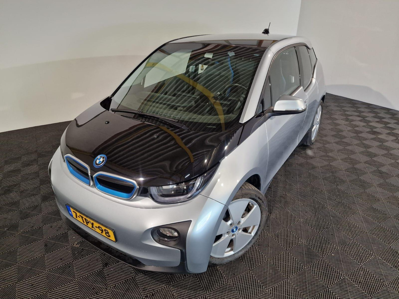 BMW i3 Range Extender 7-TPX-98 48.489 km - Auto: pilt 1 BMW i3 Range Extender 7-TPX-98 48.489 km - Auto: pilt 1