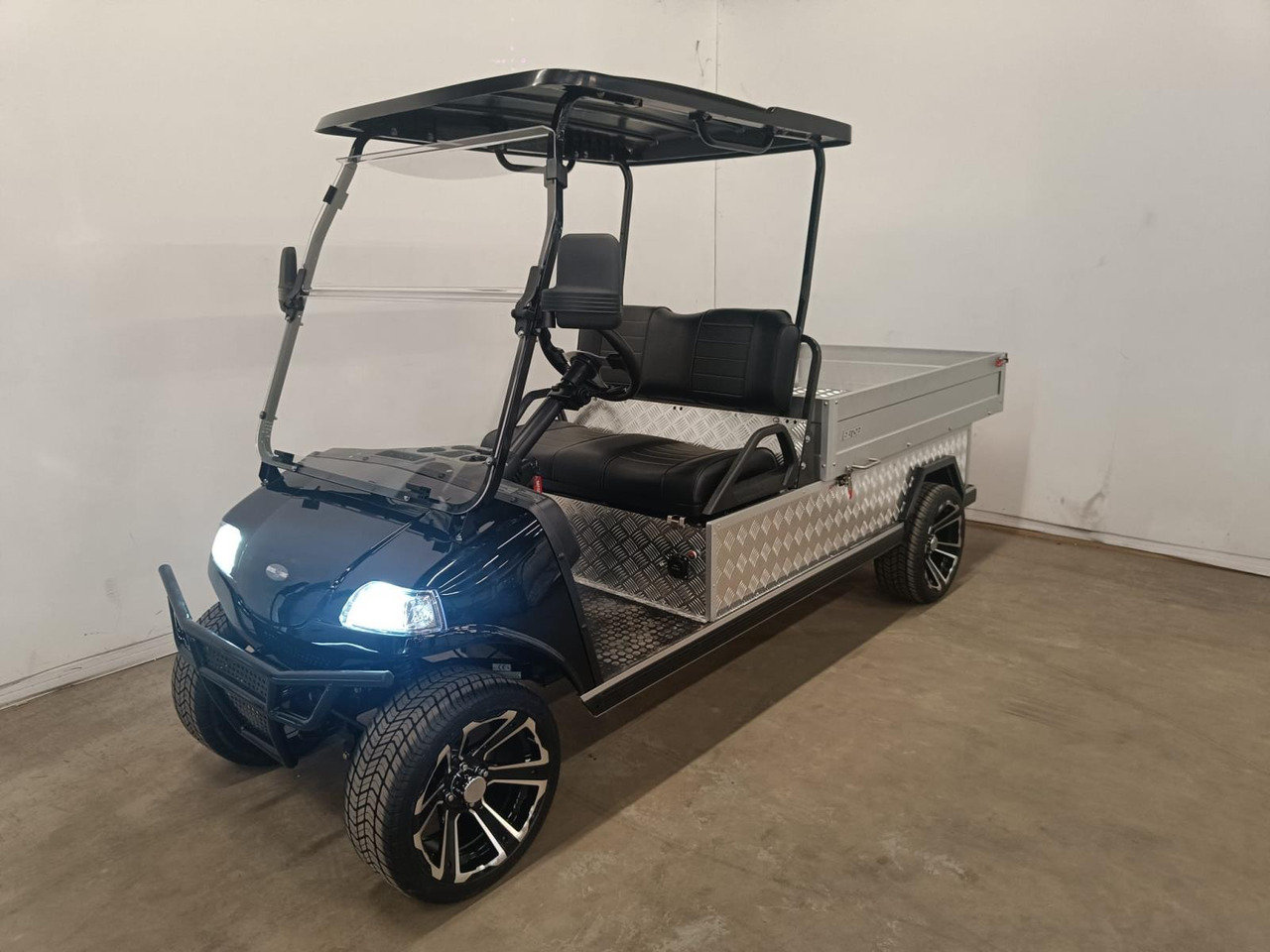 Bensel BSN 1000 2 Persoons Golfkar met Laadbak Zwart Nieuw - Golfiauto: pilt 1 Bensel BSN 1000 2 Persoons Golfkar met Laadbak Zwart Nieuw - Golfiauto: pilt 1