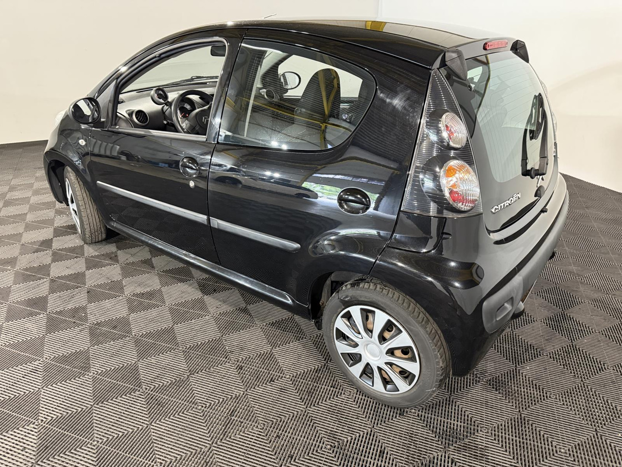 Citroen C1 1.0-12V Ambiance | 2010 | 201.869 km 78-NDX-5 - Auto: pilt 3 Citroen C1 1.0-12V Ambiance | 2010 | 201.869 km 78-NDX-5 - Auto: pilt 3