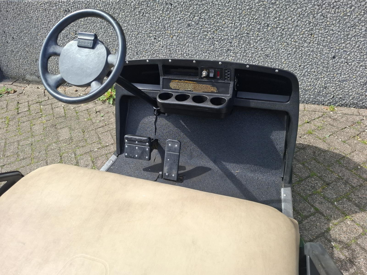 E-Z-GO TXT 2-Persoons Elektrische Golfkar met Open Laadbak - Golfiauto: pilt 5 E-Z-GO TXT 2-Persoons Elektrische Golfkar met Open Laadbak - Golfiauto: pilt 5