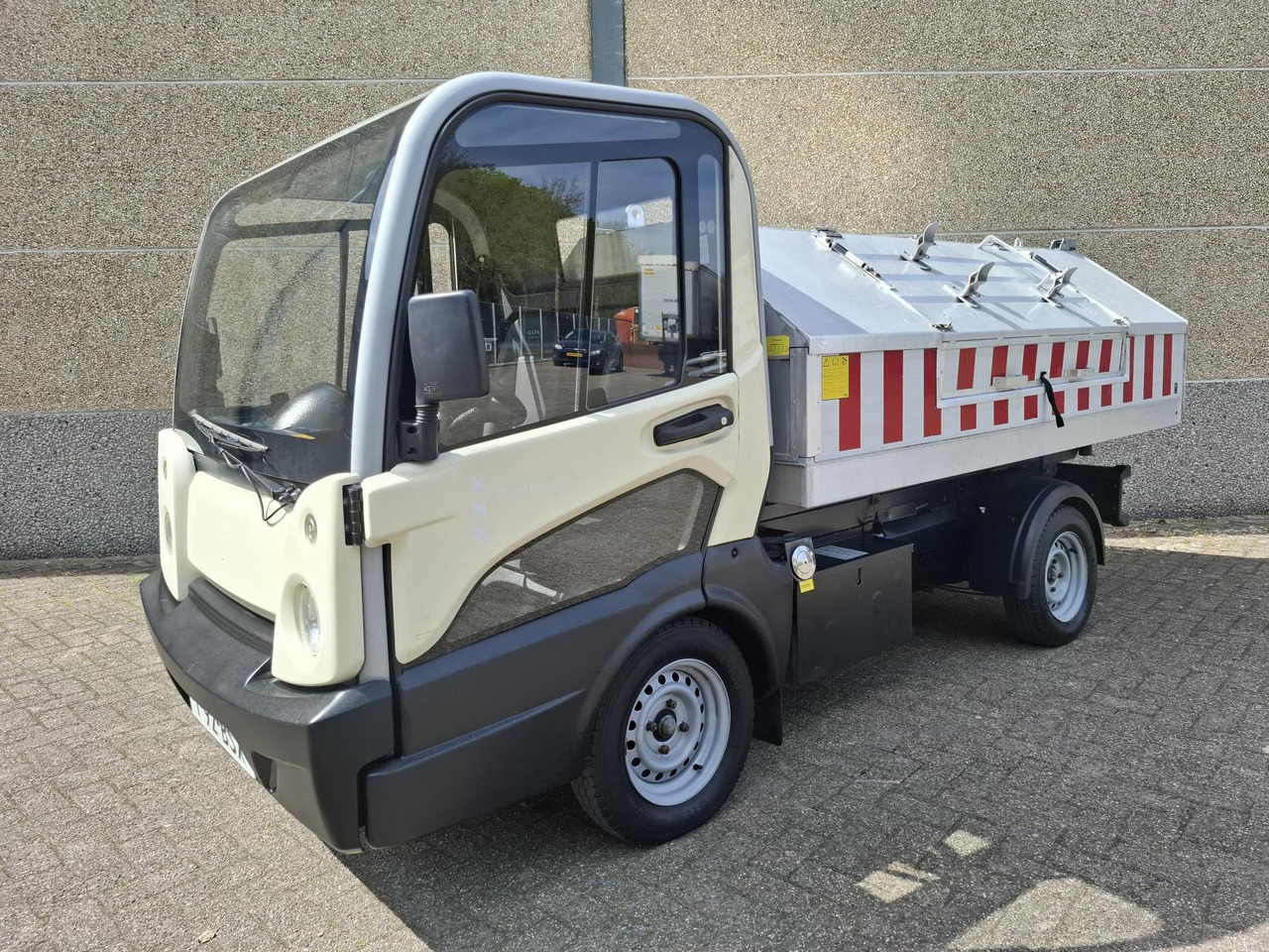 Goupil G5 Elektrische Stratenreinigingsmachine T-92-BSX - Elektriline tarbesõiduk: pilt 1 Goupil G5 Elektrische Stratenreinigingsmachine T-92-BSX - Elektriline tarbesõiduk: pilt 1