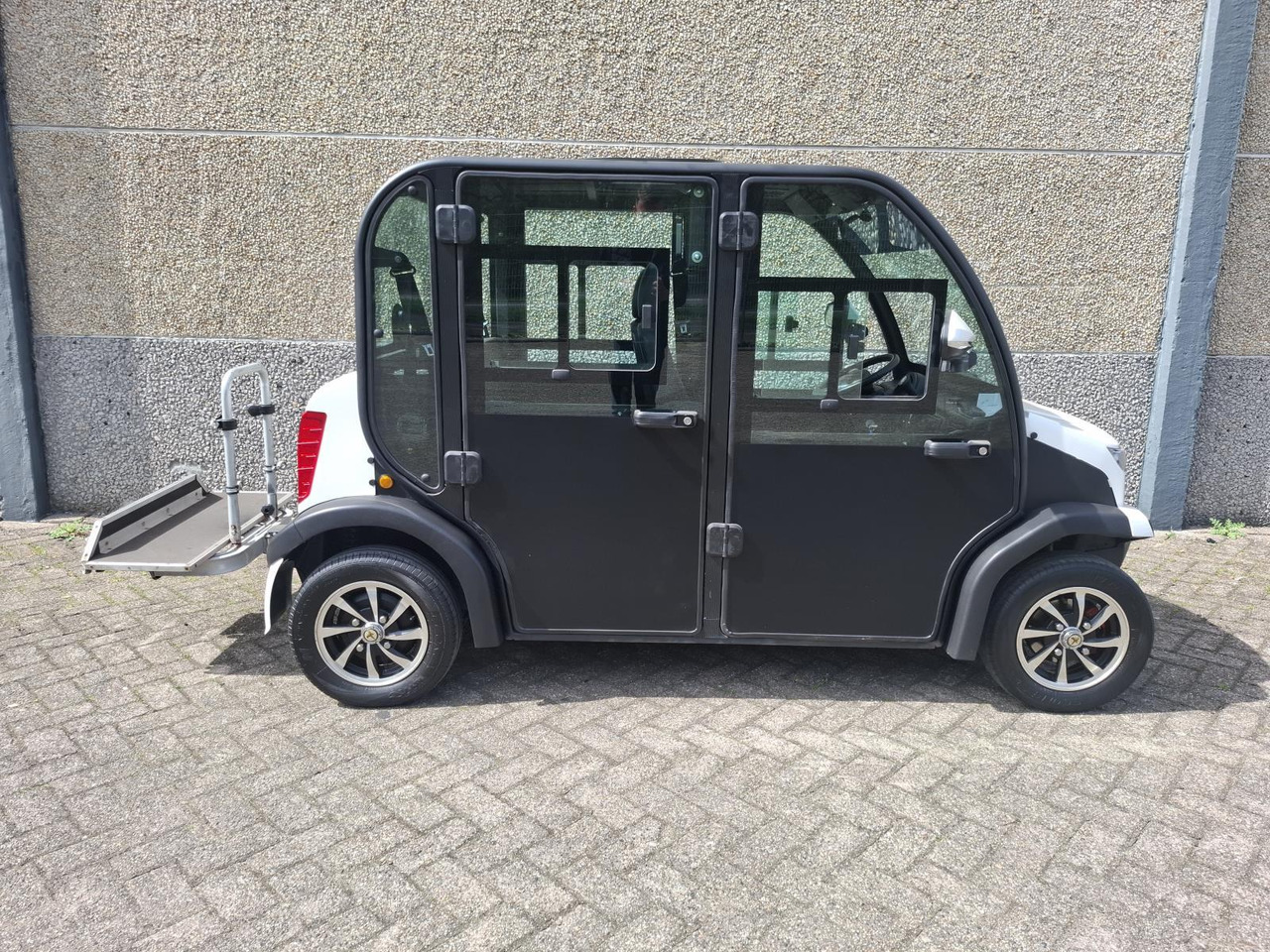 Italcar L4S E-Shuttle 4-zits Elektrische Golfkar H-368-PB - Golfiauto: pilt 3 Italcar L4S E-Shuttle 4-zits Elektrische Golfkar H-368-PB - Golfiauto: pilt 3