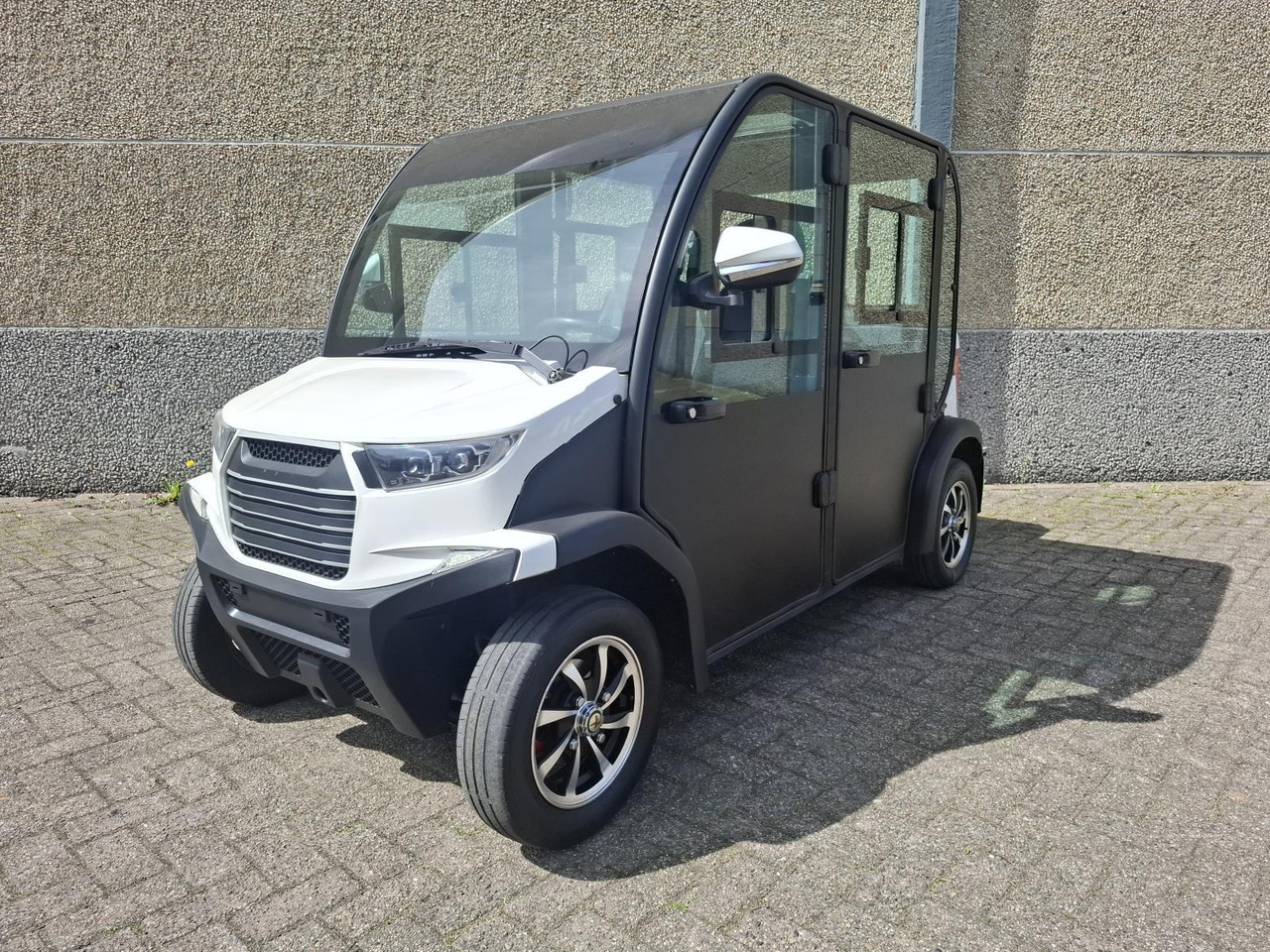 Italcar L4S E-Shuttle 4-zits Elektrische Golfkar H-368-PB - Golfiauto: pilt 1 Italcar L4S E-Shuttle 4-zits Elektrische Golfkar H-368-PB - Golfiauto: pilt 1