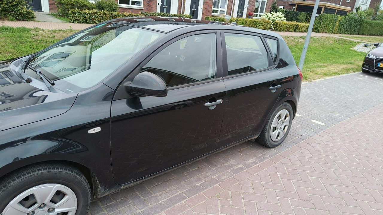 Kia cee'd | 1.6 X-tra | 2007 | 348.934km | 52-XK-JL - Luukpära: pilt 4 Kia cee'd | 1.6 X-tra | 2007 | 348.934km | 52-XK-JL - Luukpära: pilt 4