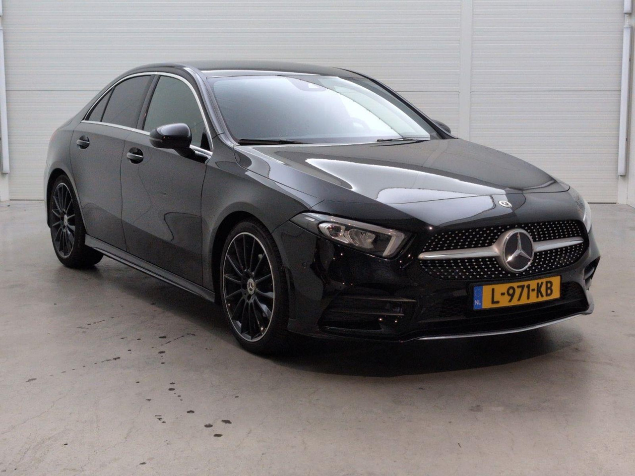 Mercedes-Benz A-klasse 180 Business Solution AMG | 2019 | 114.868 km | Automaat | L971KB | NAP: Geen oordeel - Sedaan: pilt 2 Mercedes-Benz A-klasse 180 Business Solution AMG | 2019 | 114.868 km | Automaat | L971KB | NAP: Geen oordeel - Sedaan: pilt 2