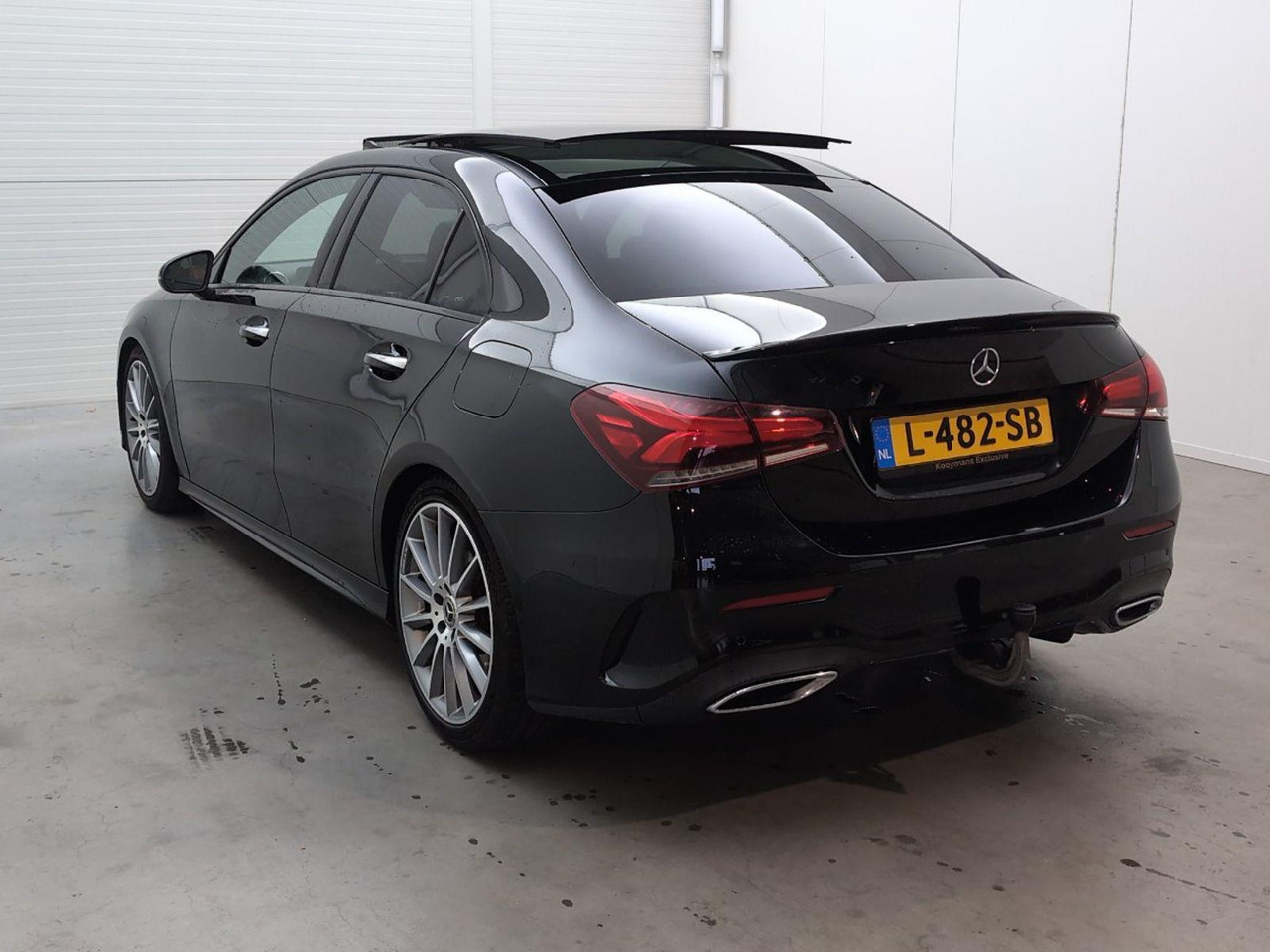Mercedes-Benz A-klasse 200 Premium Plus | 2019 | 143.125 km | Automaat | L482SB | NAP: Geen oordeel - Sedaan: pilt 3 Mercedes-Benz A-klasse 200 Premium Plus | 2019 | 143.125 km | Automaat | L482SB | NAP: Geen oordeel - Sedaan: pilt 3