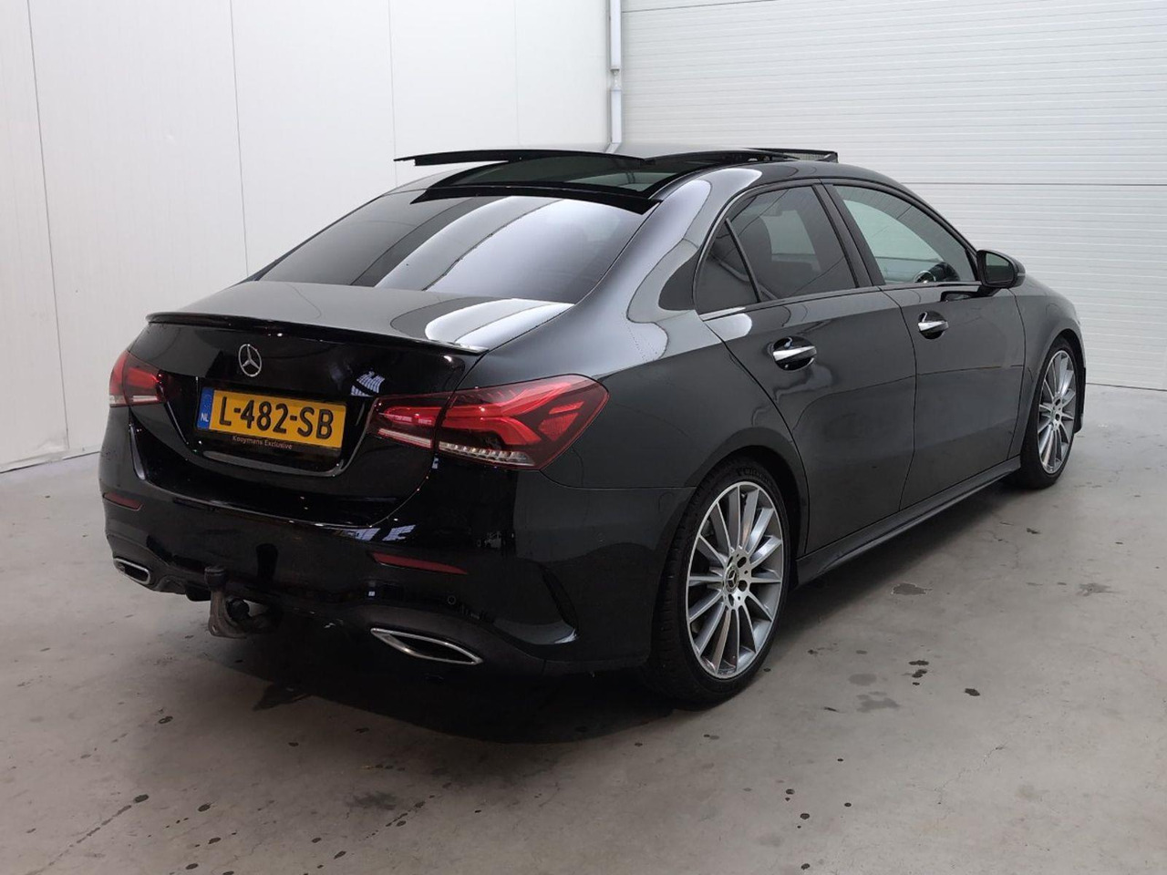 Mercedes-Benz A-klasse 200 Premium Plus | 2019 | 143.125 km | Automaat | L482SB | NAP: Geen oordeel - Sedaan: pilt 4 Mercedes-Benz A-klasse 200 Premium Plus | 2019 | 143.125 km | Automaat | L482SB | NAP: Geen oordeel - Sedaan: pilt 4