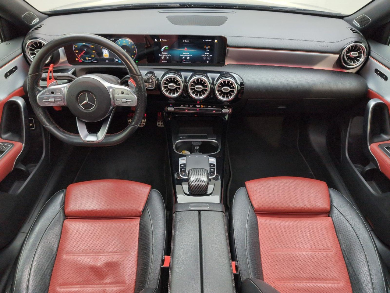 Mercedes-Benz A-klasse 200 Premium Plus | 2019 | 143.125 km | Automaat | L482SB | NAP: Geen oordeel - Sedaan: pilt 5 Mercedes-Benz A-klasse 200 Premium Plus | 2019 | 143.125 km | Automaat | L482SB | NAP: Geen oordeel - Sedaan: pilt 5