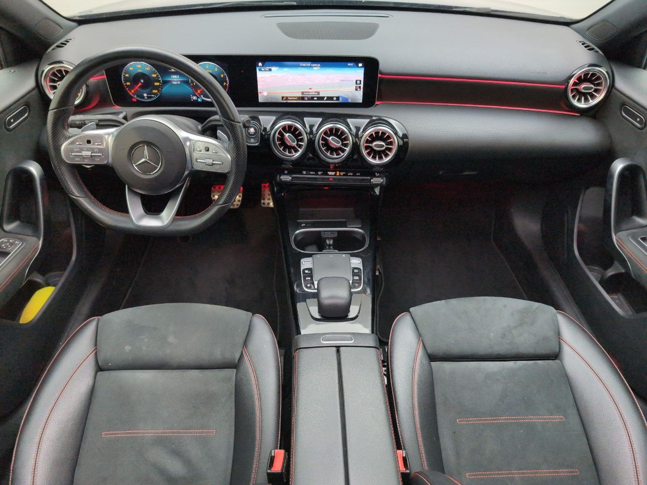 Mercedes-Benz A-klasse 220 4MATIC Premium Plus | 2019 | 130.177 km | Automaat | T127TZ | NAP: Geen oordeel - Luukpära: pilt 5 Mercedes-Benz A-klasse 220 4MATIC Premium Plus | 2019 | 130.177 km | Automaat | T127TZ | NAP: Geen oordeel - Luukpära: pilt 5